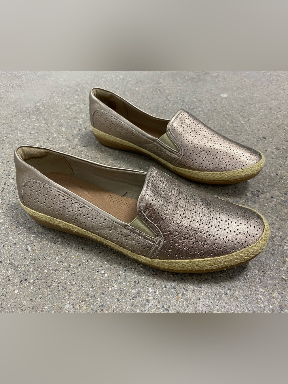 NWOB Clarks Danelly Molly Espadrille Slip-On Shoes size 8.5 Wide